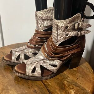 Women’s Brown and Cream Textured Cutout Heeled Sandals